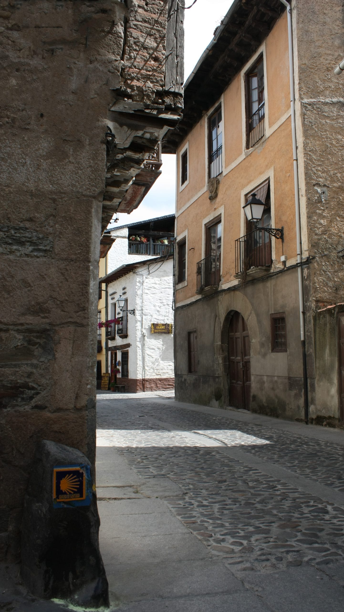 Rutas por El Bierzo - Calle empedrada de Villafranca del Bierzo